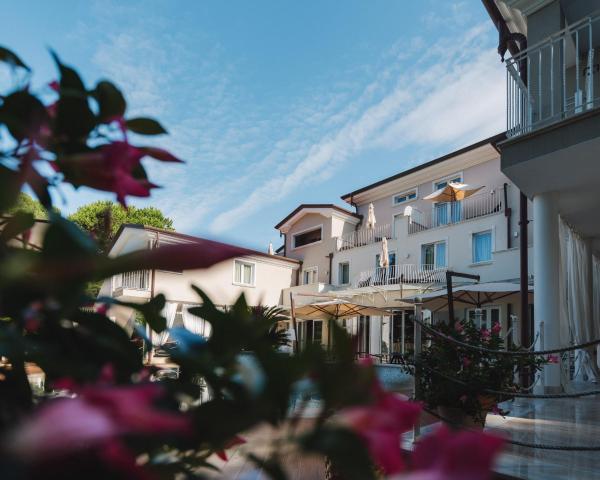 Hotel Stella Della Versilia 4 Marina Di Massa Costa