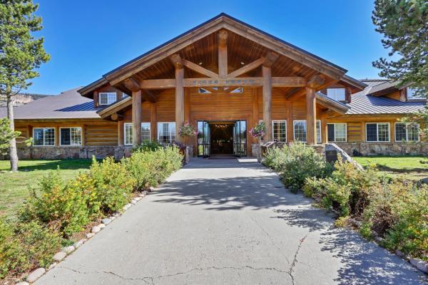 Headwaters Lodge Cabins At Flagg Ranch 3 Colter Bay Village